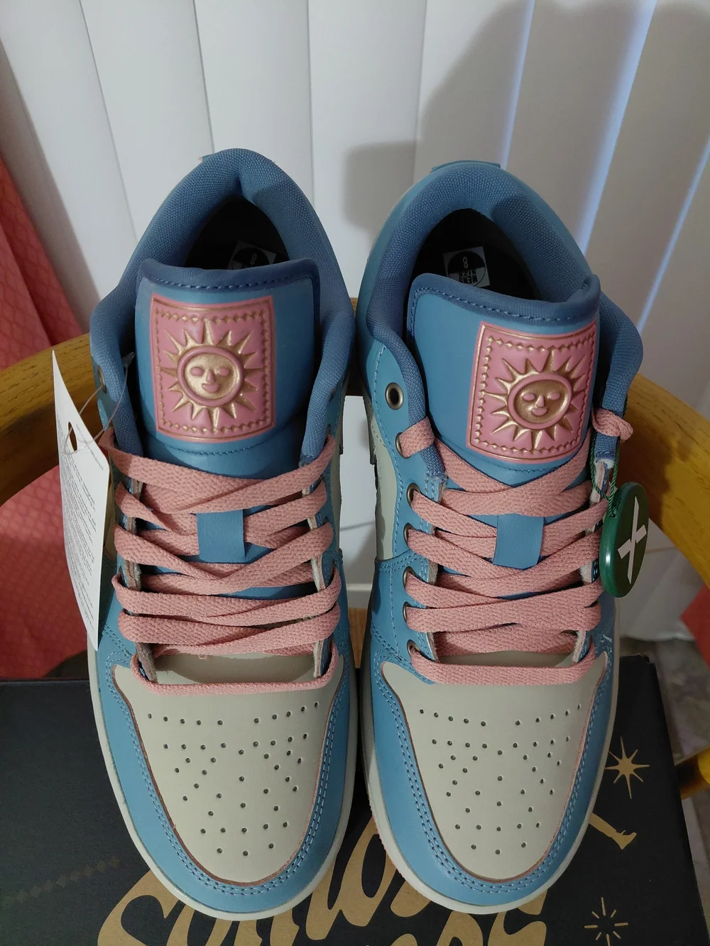 Brand NEW Air Jordan 1 Low Somos Eternos. Light Blue And Light Pink